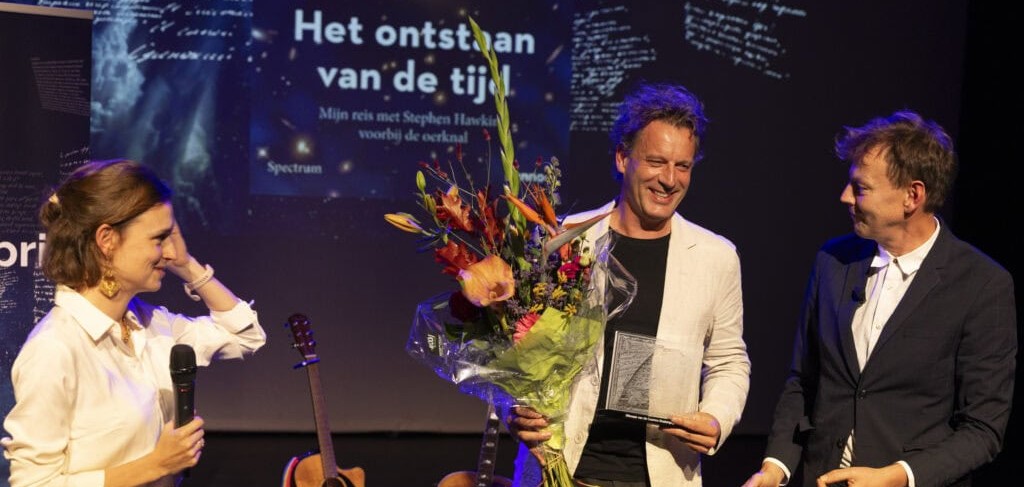 Marcel Vonk and Thomas Hertog win the Cosmos Boekenprijs 2024