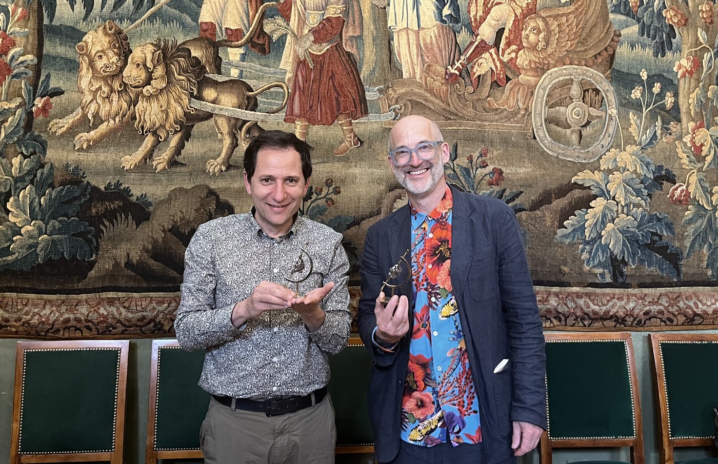 Julien Bobroff and Mark Miodownik win the Prix Cosmos 2025